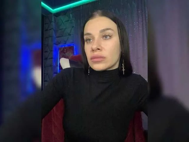 Offline MaidenCrystal on BongaCams