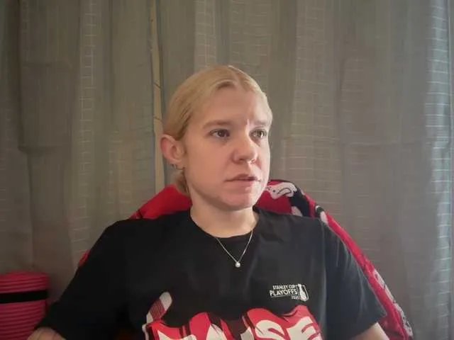 Offline mermaidlexi on BongaCams