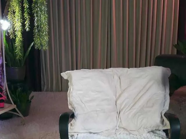 Offline MiaVebes on BongaCams