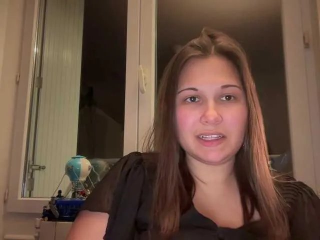 Offline Minettesexy24 on BongaCams