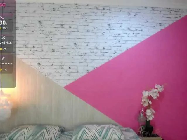 Offline misshoney1 on BongaCams