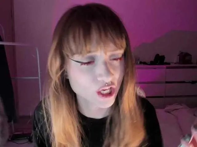 Offline mnepohuyy on BongaCams