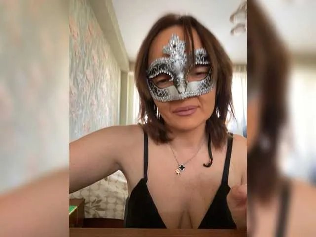 Offline molly-38 on BongaCams
