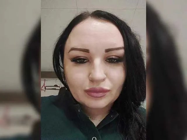 Offline Monica- on BongaCams