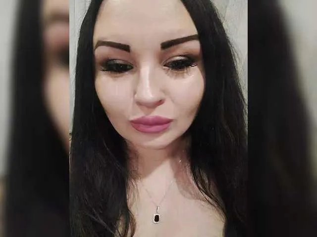Offline Monica- on BongaCams