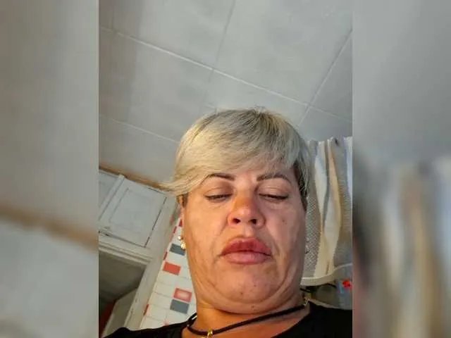 Freechat murr-kitty on BongaCams