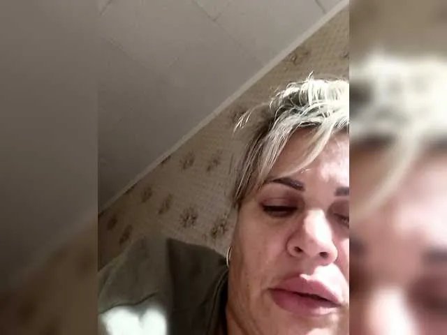 Freechat murr-kitty on BongaCams