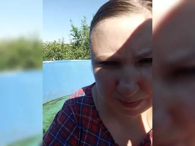 Offline Ogonek37 on BongaCams