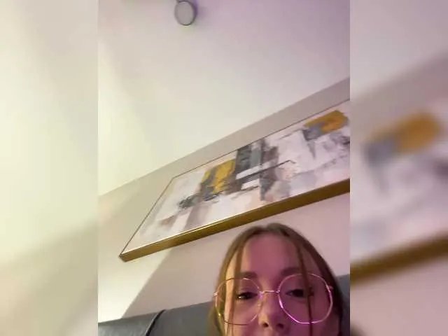 Freechat OlivkaVif on BongaCams