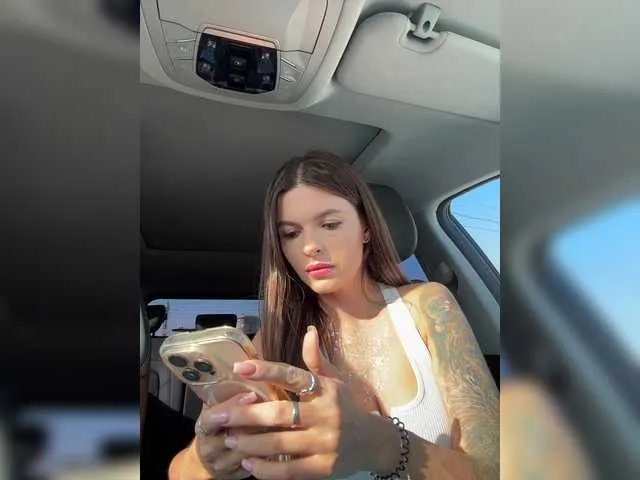 Offline Opskira on BongaCams