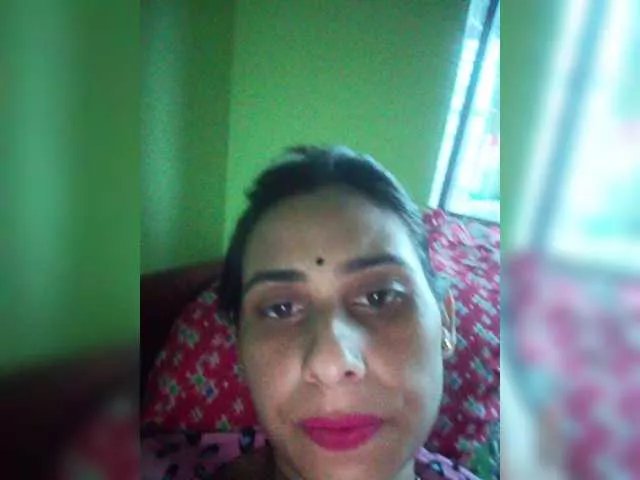 Offline Pakhi on BongaCams