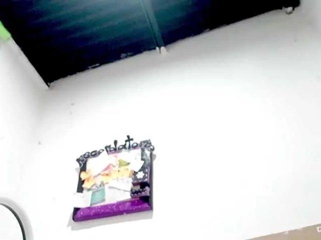 Freechat PetiteIvoryqueens on BongaCams