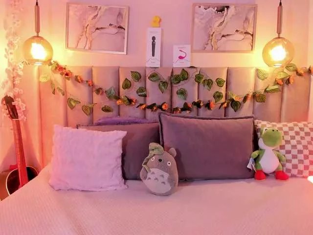 Freechat pikayle on BongaCams