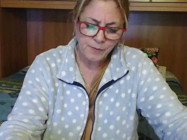 Offline pussyboom11 on BongaCams