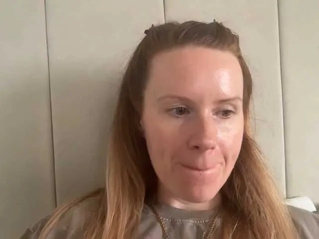 Offline REDHEADROSIE on BongaCams