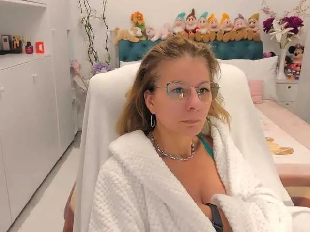 Freechat SalomeJade on BongaCams