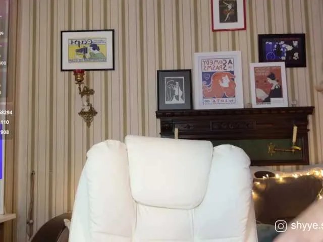 Freechat sarahsupershy on BongaCams