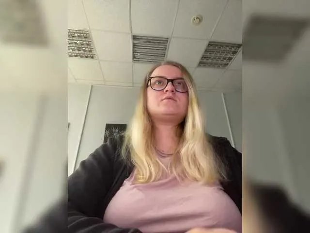 Offline SashulyaAsd on BongaCams