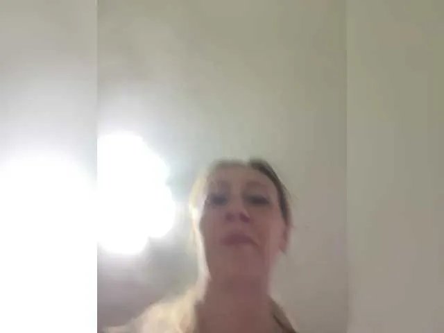 Freechat Saveta on BongaCams