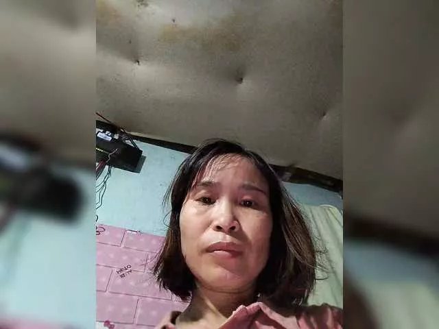 Offline Sexy-ladyass89 on BongaCams