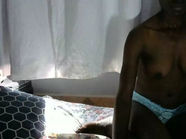 Offline Sexydee14 on BongaCams