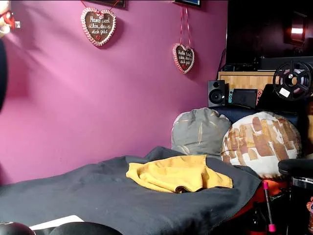 Offline Sexymelli18 on BongaCams