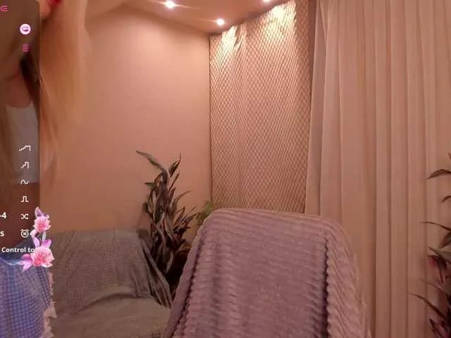 Offline Skinnylady on BongaCams