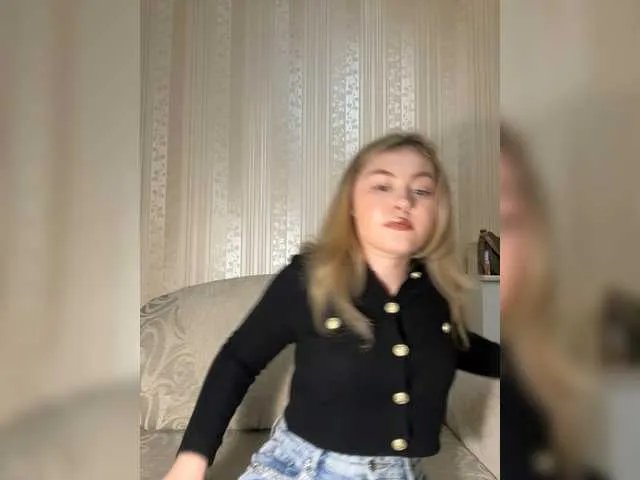 Offline SunshineEmma on BongaCams