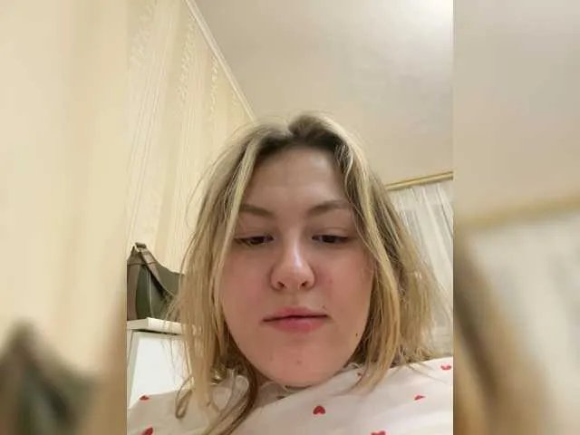 Offline SunshineEmma on BongaCams