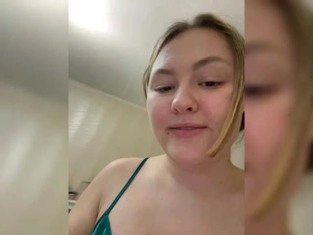 Offline SunshineEmma on BongaCams