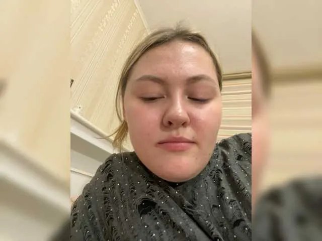 Offline SunshineEmma on BongaCams