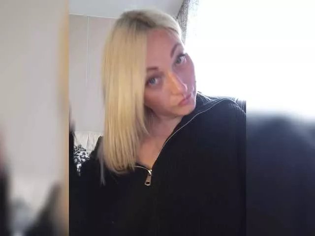 Freechat Tanysha-1 on BongaCams