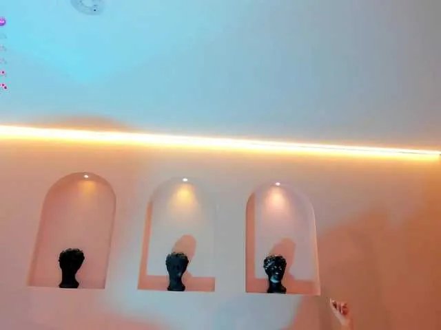 Offline TaraLawrence on BongaCams