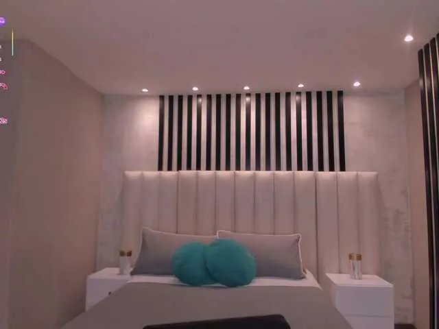 Offline TaraLawrence on BongaCams