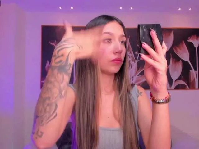 Offline TaraLawrence on BongaCams