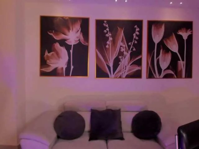 Offline TaraLawrence on BongaCams