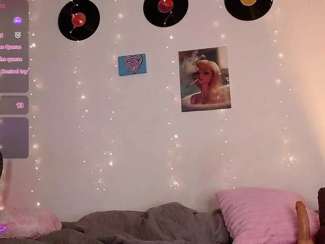 Offline violetjane on BongaCams