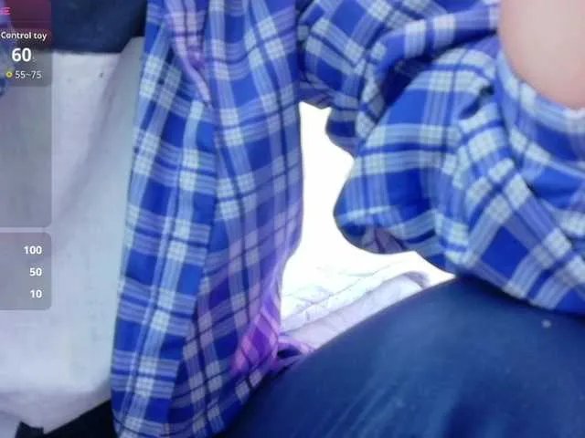 Freechat yourcuteneighbourr on BongaCams