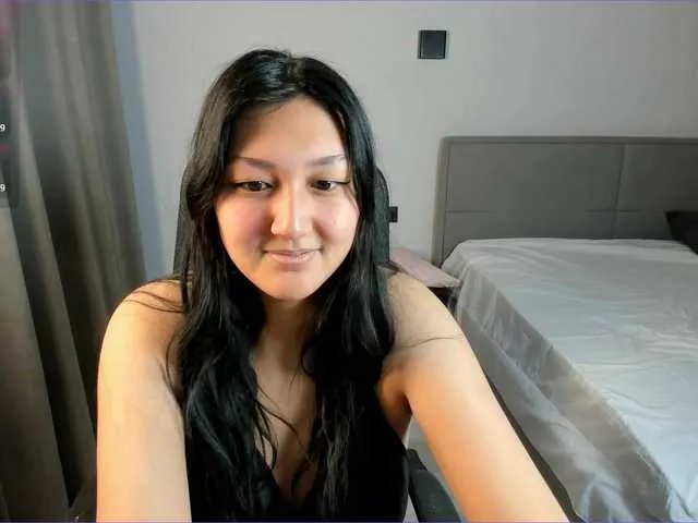 Freechat yunamini on BongaCams