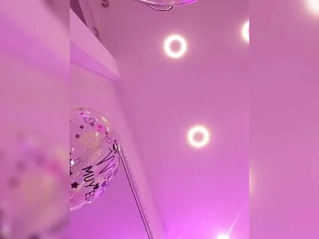 Freechat ZoeCamils on BongaCams