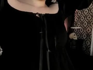 Freechat adeelinee on Chaturbate