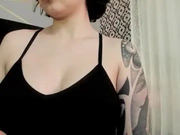 Freechat adeelinee on Chaturbate
