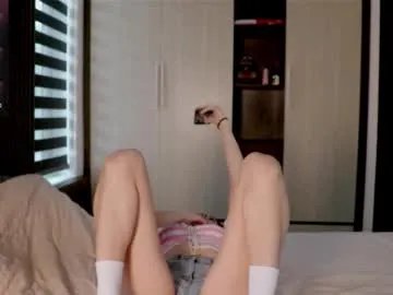 Freechat alisaa_01 on Chaturbate