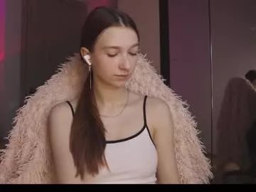 Freechat alisaa_01 on Chaturbate