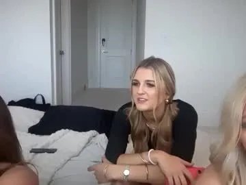 Freechat alyssastonee on Chaturbate