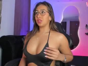 Freechat amelyamann on Chaturbate