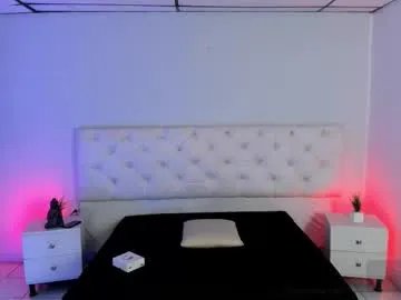 Freechat aron_cruz12 on Chaturbate