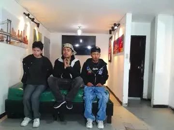 Freechat benz_boys on Chaturbate