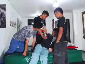 Freechat benz_boys on Chaturbate