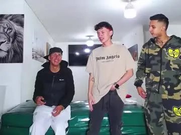 Freechat benz_boys on Chaturbate